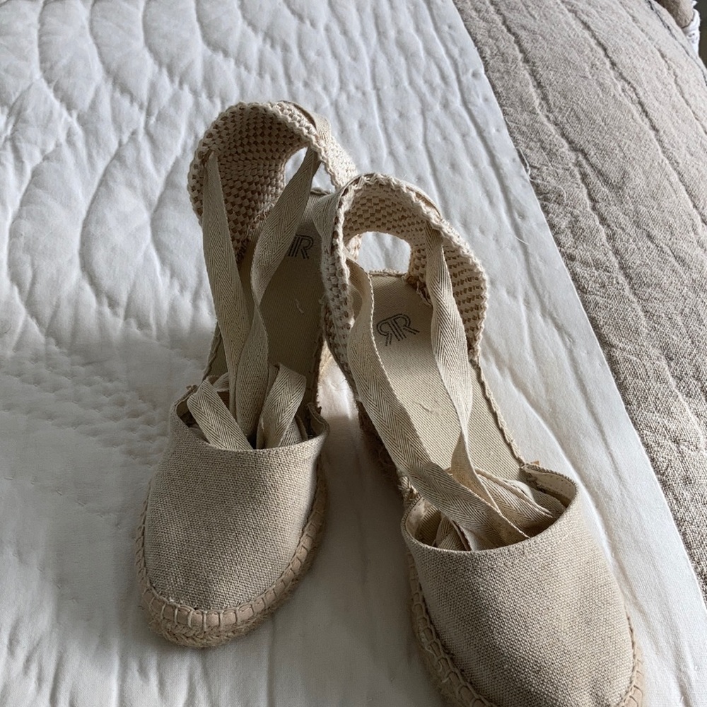 Beige with cold threading espadrilles.